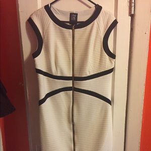 Beautiful classy dress never worn.